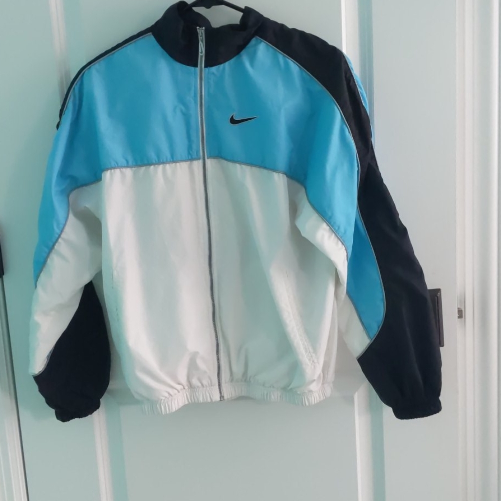 Nike wind breaker